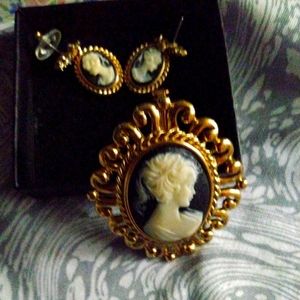 Erwin Pearl Cameo set